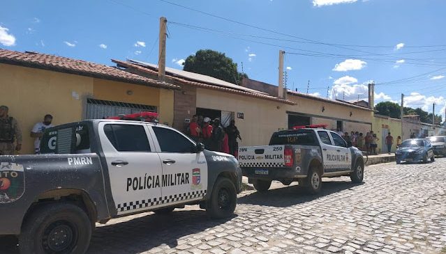Policial militar, tenta matar ex-companheira, no Bairro Abolição IV em Mossoró