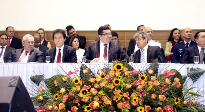 Robinson ressalta parceria com Poderes na posse do novo PGJ do Ministério Público