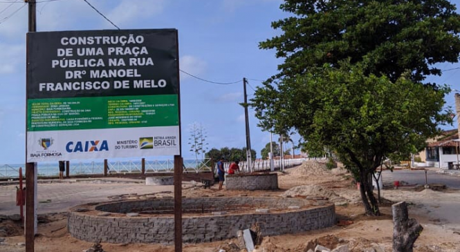 Prefeita e vereadores de Baía Formosa iniciam gestão destruindo uma praça que estava sendo construída pela gestão anterior com recursos federais