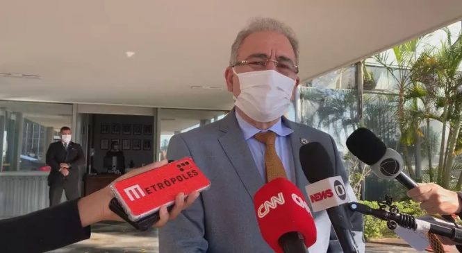 Queiroga diz que combinação de vacinas não tem eficácia comprovada