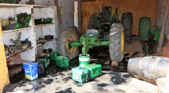 Bandidos invadem Secretaria de Agricultura e depredam tratores em Apodi