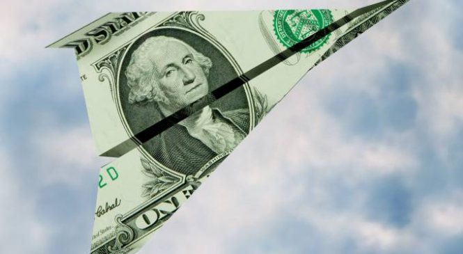 Dólar bate na casa dos R$ 4,22 e fecha no valor mais alto da história