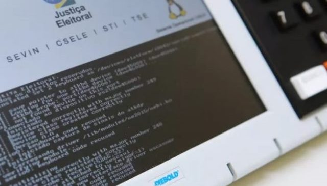 TSE abre código-fonte da urna eletrônica para partidos políticos e sociedade civil em evento nesta segunda-feira (4)