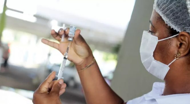 Brasil e alguns outros países latinos superam média mundial de aplicação de doses da vacinas contra a Covid