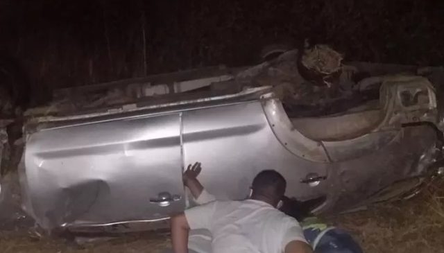 Homem morre e mulher fica gravemente ferida após capotamento de carro na BR-226 no RN