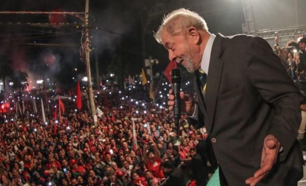 “Nunca tive tanta vontade de ser presidente como agora”, diz Lula em discurso após depoimento a Moro